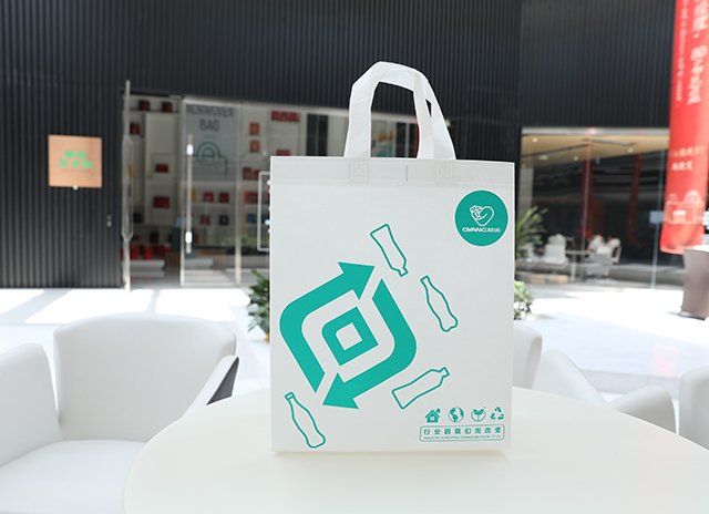 Gift & retail