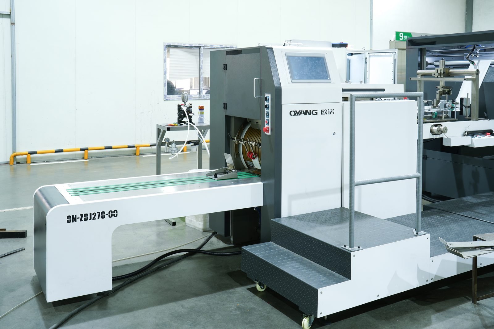 Double Channel V Bottom Paper Bag Making Machine detail 3