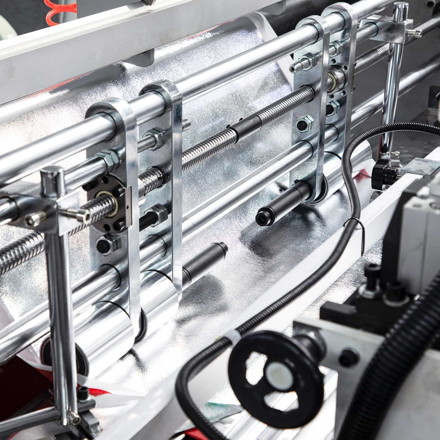 OYANG 17 Leader Automatic Non Woven Box Bag Making Machine with Handle Online detail 9